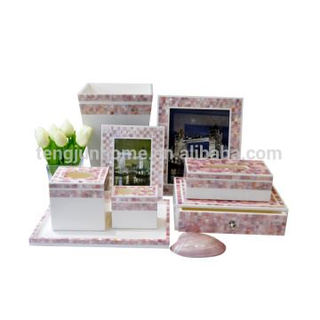 Eight-pieces Pink Shell Hotel Sets with Natural Craft